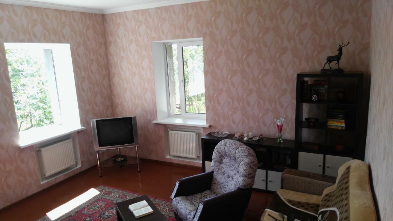 Separate Room Homestay In A Private House, Facilities Shared With Owner Berdychiv Exterior photo